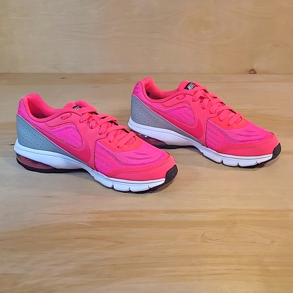 Nike Air Maximize Pink Athletic Youth 2 Left Shoes - Picture 2 of 10
